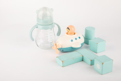 兒童奶瓶玩具母嬰用品攝影圖 st攝影