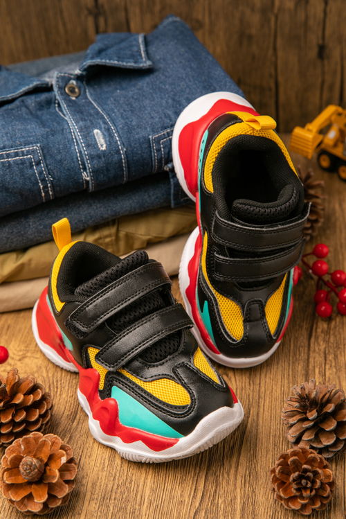 兒童跑鞋童鞋兒童用品攝影圖 攝影圖 下載至來源處